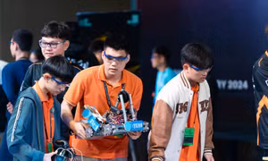 Học sinh Việt Nam tranh tài để thi đấu giải Robotics quốc tế