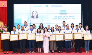 Những nhà giáo trẻ trải lòng về nghề 'đưa đò' đặc biệt 
