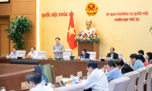 Khai mạc phiên họp thứ 32 của Ủy ban Thường vụ Quốc hội