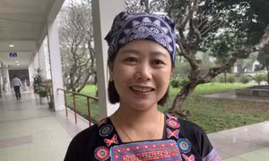 Nữ cán bộ y tế người Mông thành công với du lịch cộng đồng