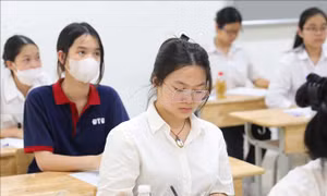 Hà Nội cân nhắc giải pháp đăng ký trực tuyến tuyển sinh lớp 10 để đảm bảo công bằng 