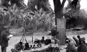 Từ phong trào ‘diệt giặc dốt’ tới ‘xã hội học tập’ 