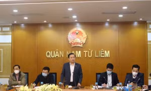 Phó Chủ tịch UBND TP Hà Nội Chử Xuân Dũng họp khẩn chỉ đạo quận Nam Từ Liêm chống dịch