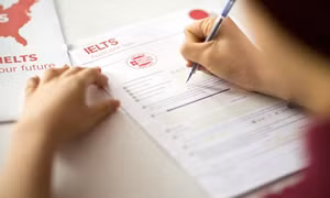 'Nóng' tuần qua: Chứng chỉ IELTS vẫn được sử dụng bình thường; đề nghị kỷ luật Ban Thường vụ Thành uỷ TP Hồ Chí Minh nhiệm kỳ 2010-2015