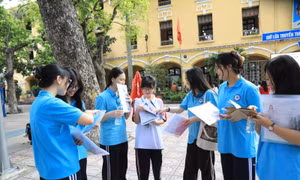 Đề thi chính thức môn tiếng Anh vào lớp 10 Hà Nội