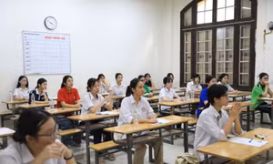 Hơn 124.000 thí sinh Hà Nội làm bài thi Ngoại ngữ vào lớp 10