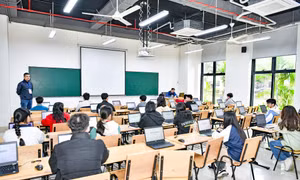 Khoảng 14.000 thí sinh tham dự kỳ thi riêng đầu tiên của năm 2025 