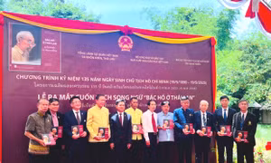 Nhà xuất bản Giáo dục Việt Nam được trao giải sản phẩm có giá trị Thông tin đối ngoại