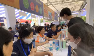 Vụ trưởng Vụ Giáo dục đại học hướng dẫn thí sinh sắp xếp nguyện vọng