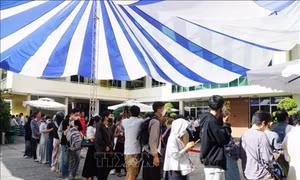 Phụ huynh vẫn đôn đáo tìm sách giáo khoa cho con
