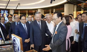 Đại học Quốc gia Hà Nội tiên phong hiện thực hóa các nghị quyết lớn của Đảng