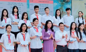Cô Hiệu trưởng nhắn gửi tới khóa học sinh ‘đặc biệt’ chuẩn bị thi lớp 10