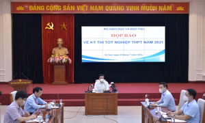 Vụ việc  'thí sinh F0 trong điểm thi', 'lọt đề Toán' ... làm 'nóng' họp báo về thi tốt nghiệp THPT 