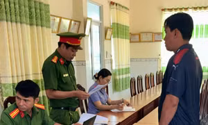 Thông tin về vụ buôn bán gần 80.000 cuốn sách giáo khoa giả tại Hậu Giang (cũ)