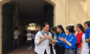 Bài thơ 'Trước biển' của nhà thơ Vũ Quần Phương là chủ đề chính của đề thi ngữ văn 