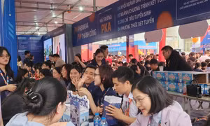 Ngày hội tư vấn tuyển sinh 2024 cung cấp nhiều thông tin cho thí sinh 