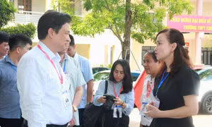 Chấm thi tốt nghiệp THPT: Điểm bài thi tự luận vẫn có độ chênh lệch 