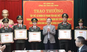 Bắc Ninh triệt phá đường dây sản xuất và tiêu thụ sách giáo khoa giả
