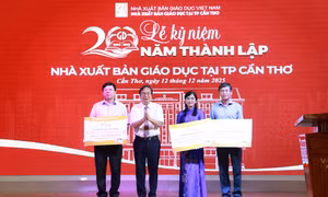 Tặng tủ sách giáo khoa dùng chung trị giá 3 tỷ đồng cho Cần Thơ, An Giang, Cà Mau 