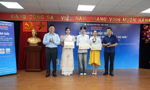 Trao giải cuộc thi viết về sức khỏe học đường