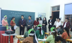 Hoàn thiện chính sách và triển khai đồng bộ chương trình xóa mù chữ 