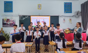 Giá sách giáo khoa, hiểu như thế nào cho chính xác?