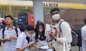 Bộ GD&ĐT thông tin về việc ảnh chụp đề thi Ngữ văn xuất hiện trên mạng xã hội từ 8 giờ