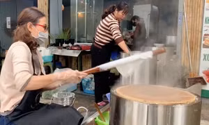 Phở tráng tay - món ăn ấm nóng giữa những ngày rét mướt 