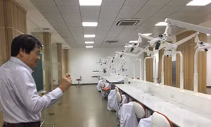 Lo ngại khi bác sĩ  “tráng men” ra trường 