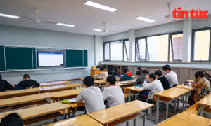 Nỗi lo thi vào lớp 10 ở Hà Nội: Học sinh, nhà trường nói gì? 