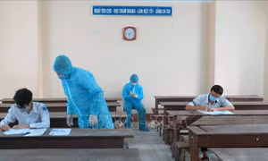 Thi tốt nghiệp THPT đợt 2: ​​Đề Ngữ văn bám sát chương trình THPT