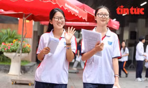 Thí sinh rạng rỡ hoàn thành kỳ thi tốt nghiệp THPT 2026 