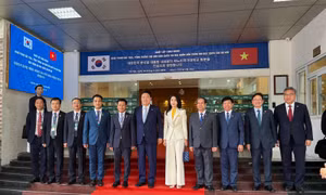 Tổng thống Hàn Quốc Yoon Suk Yeol thăm Đại học Quốc gia Hà Nội