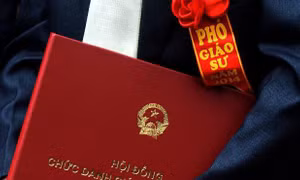Hội đồng Giáo sư nhà nước yêu cầu rà soát toàn bộ hồ sơ, tài liệu liên quan đến ứng viên 