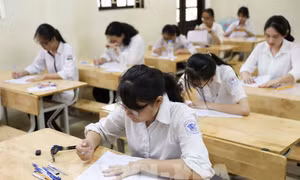 Thí sinh bị ốm khi đang làm bài thi tốt nghiệp THPT thì xử lý ra sao? 