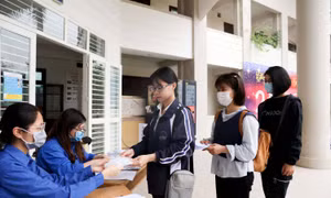 Sinh viên ĐH Quốc gia Hà Nội chủ động phòng chống dịch COVID-19