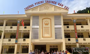 Nhà xuất bản Giáo dục Việt Nam hỗ trợ sách cho học sinh vùng lũ 