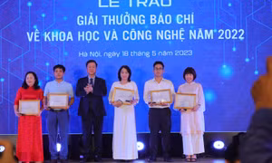 10 năm giải báo chí Khoa học và Công nghệ