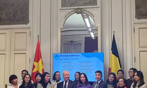 Người Việt ở Bỉ tạo dựng cộng đồng bền chặt bằng tấm lòng hướng về quê hương