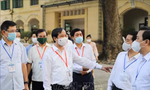Bộ trưởng Bộ Giáo dục và Đào tạo Nguyễn Kim Sơn: Theo đuổi mục tiêu chất lượng, đảm bảo an toàn cho thầy và trò