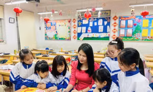 Dịch COVID-19 quay trở lại, Hà Nội khẳng định chưa có phương án học trực tuyến 