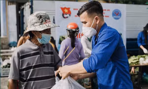 Thanh niên xung kích trong tâm dịch 