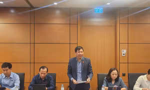 Gỡ bài toán thiếu giáo viên và để giáo viên cắm bản yên tâm cống hiến