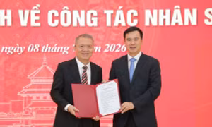 Đại học Quốc gia Hà Nội ký hợp đồng Hiệu trưởng với chuyên gia trình độ cao