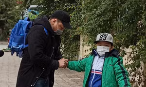 Trời lạnh giá, các trường chủ động điều chỉnh thời gian học