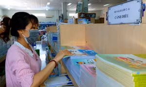 Thiếu sách giáo khoa trước ngày khai giảng, Nhà xuất bản Giáo dục vẫn duy trì đường dây nóng 