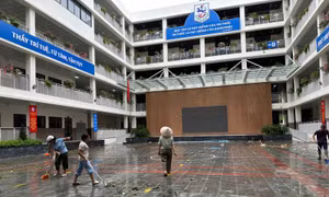 Các trường học ở Hà Nội khẩn trương khắc phục hậu quả sau bão Yagi