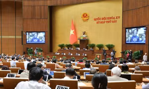 Bộ trưởng Bộ Nội vụ giải đáp về chính sách tiền lương với đội ngũ không phải công chức