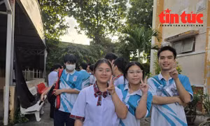 Thí sinh thi tốt nghiệp THPT tự tin bước vào môn thi tự chọn 