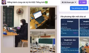 Giáo viên vất vả gấp đôi khi vừa dạy online và trực tiếp